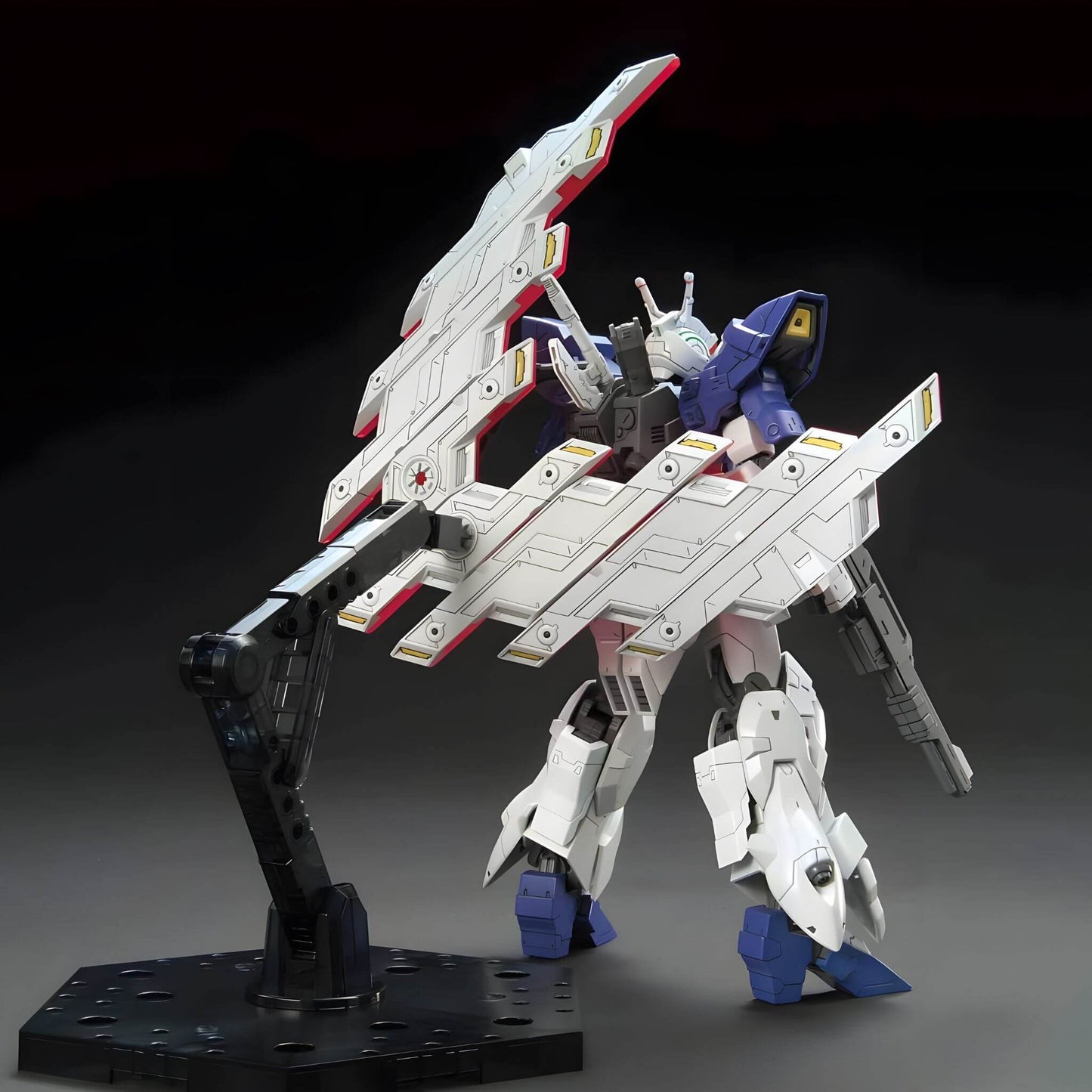 Kit de modelo HGUC 1/144 de Mobile Suit Moon Gundam #215 de Bandai