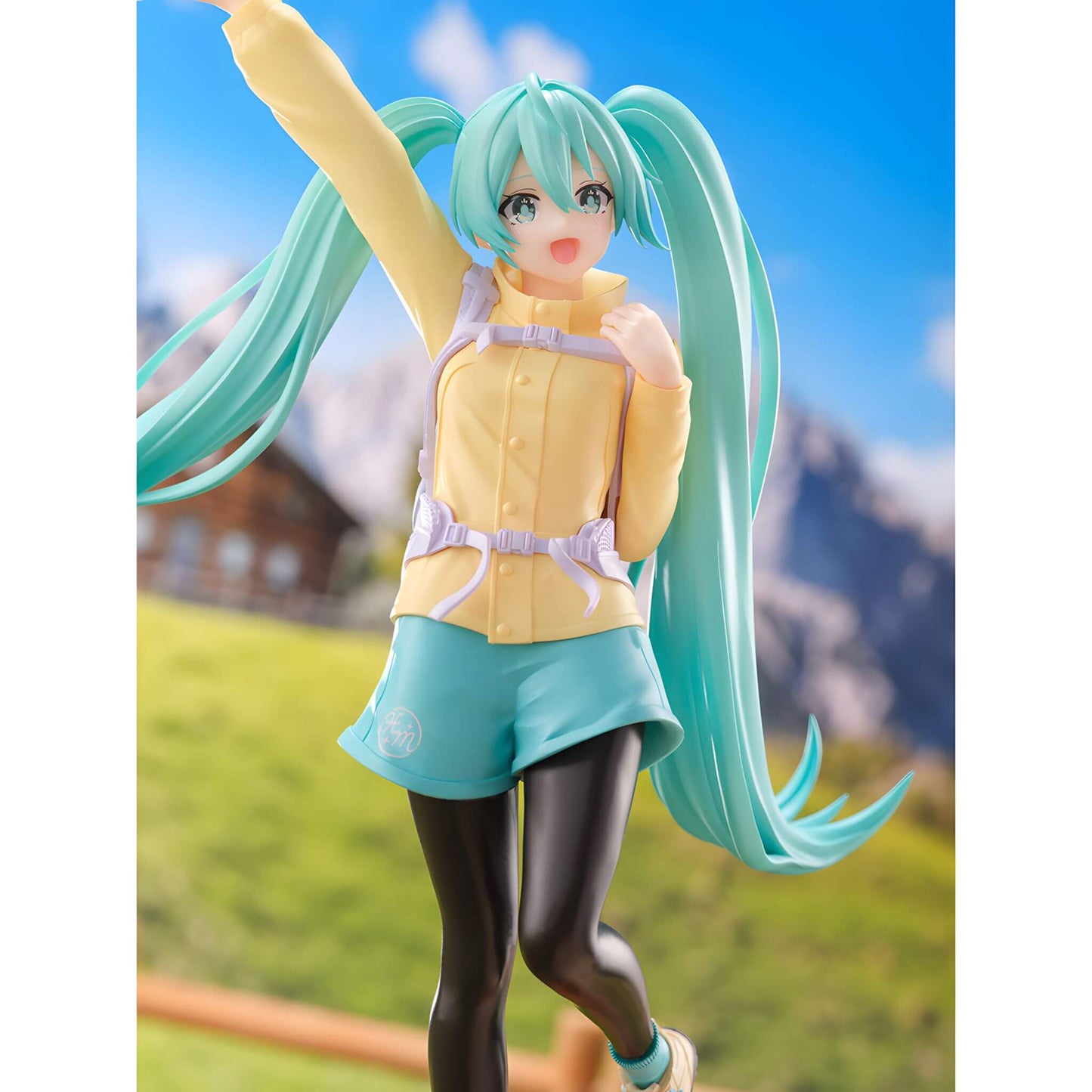 Banpresto Vocaloid Holiday Memories Hatsune Miku (Mountain Climbing) Figure p2