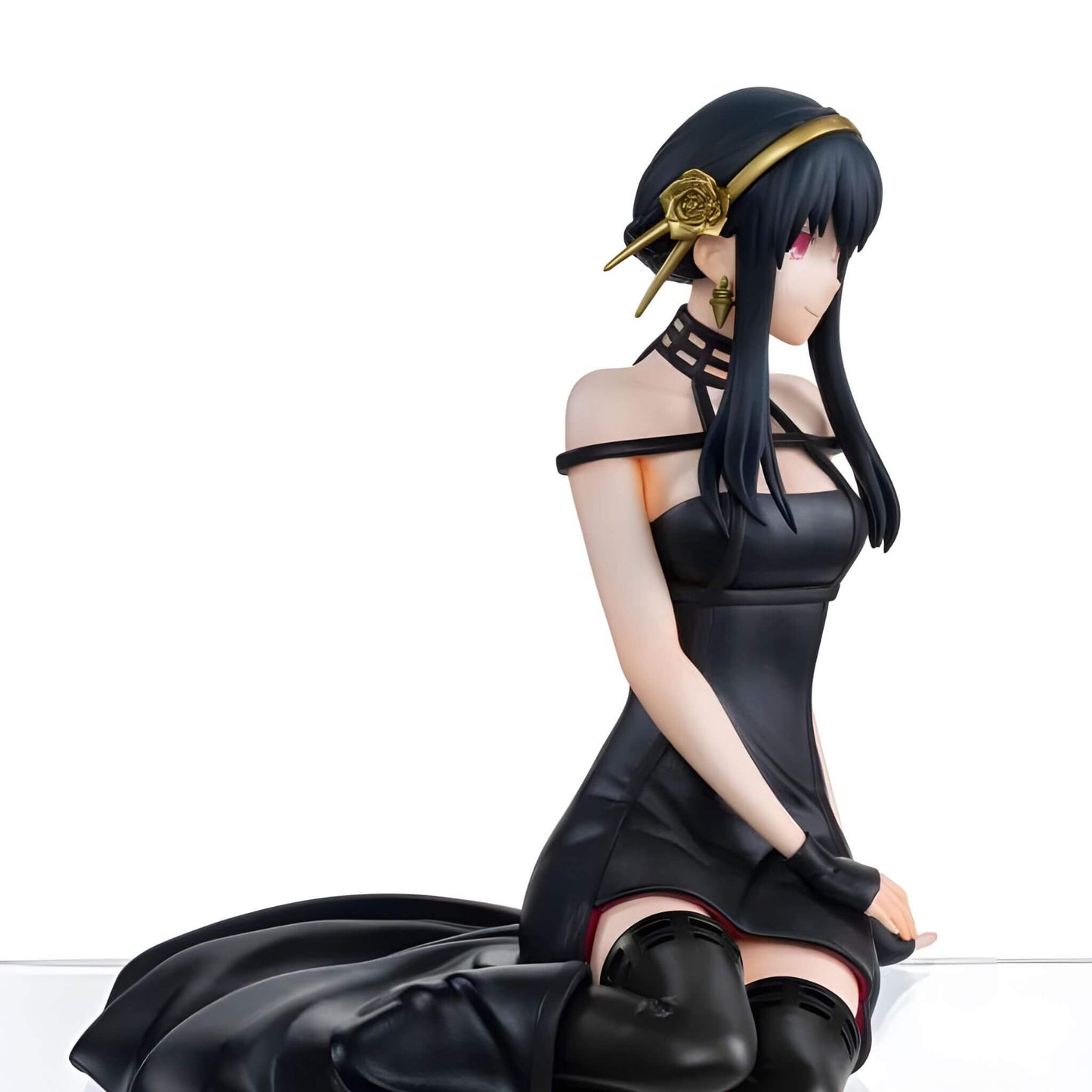 SEGA Spy x Family Yor Forger Perching Figure p3