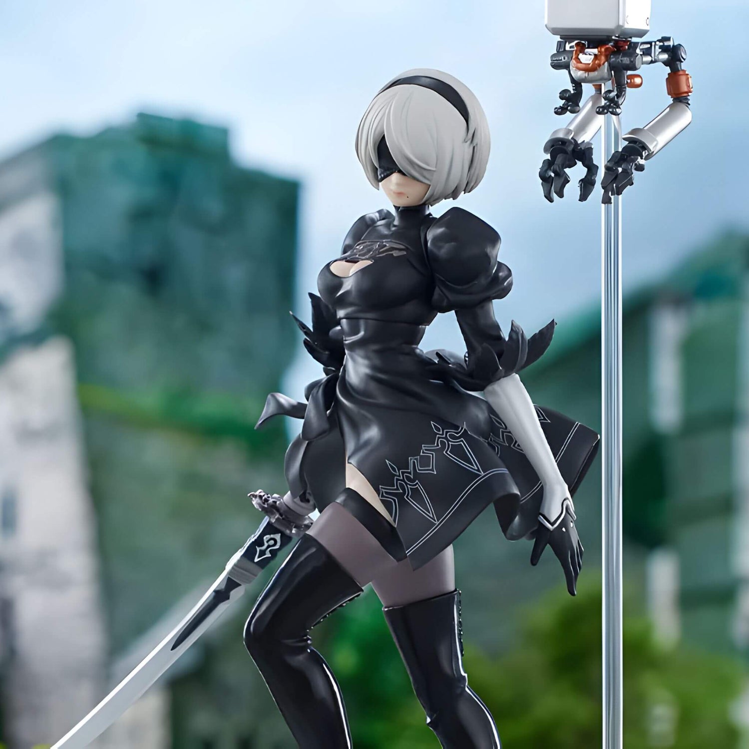 NieR Figures, Statues and Plushie