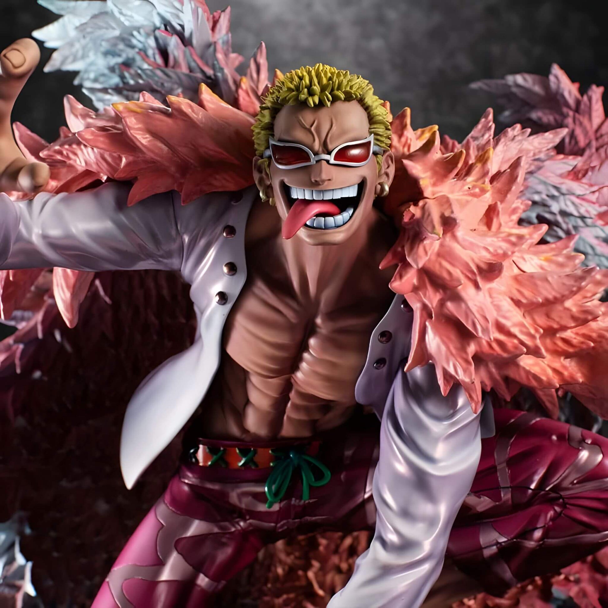 Megahouse One Piece Portrait of Pirates SA-Maximum Heavenly Demon Donquixote Doflamingo figure p2